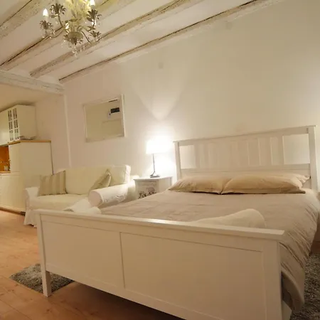 Rossella 4 *