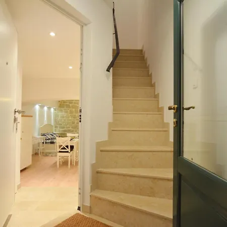 Apartment Rossella 4 *